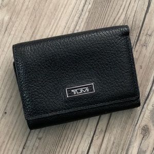 TUMI WOMENS TRIFOLD WALLET